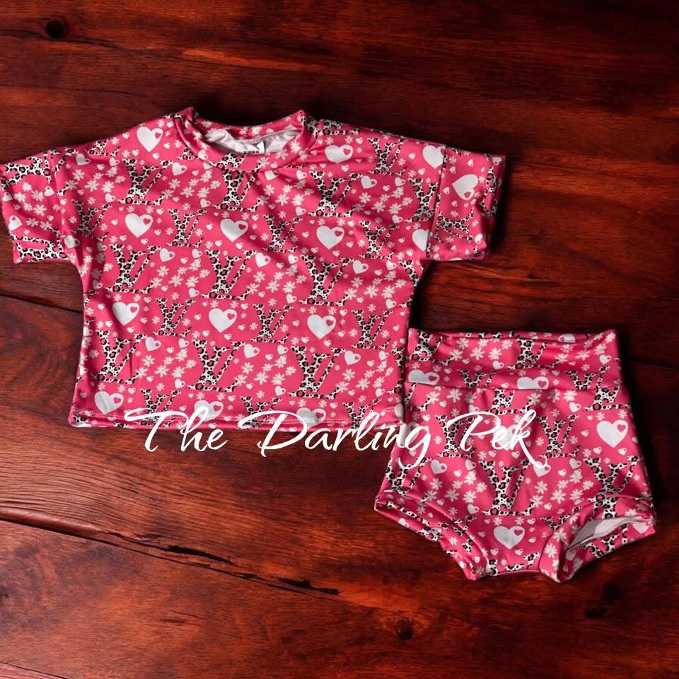 2T SS Dolman(slight crop) & Bummies